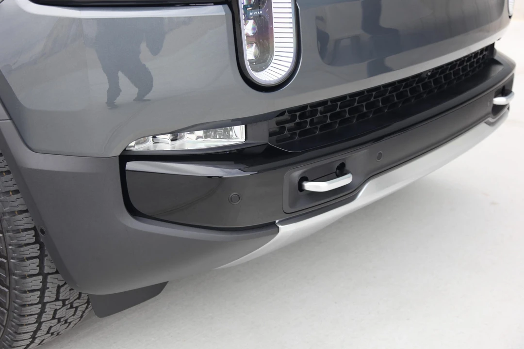 2023 Rivian R1S - Image 26 of 31