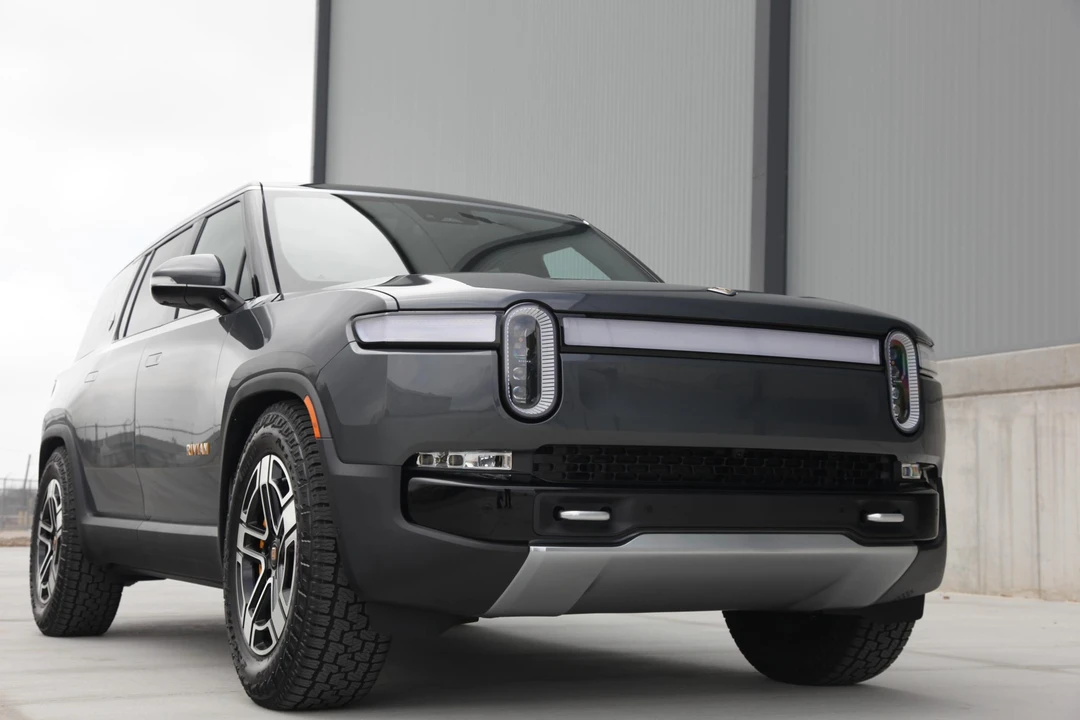 2023 Rivian R1S - Image 21 of 31