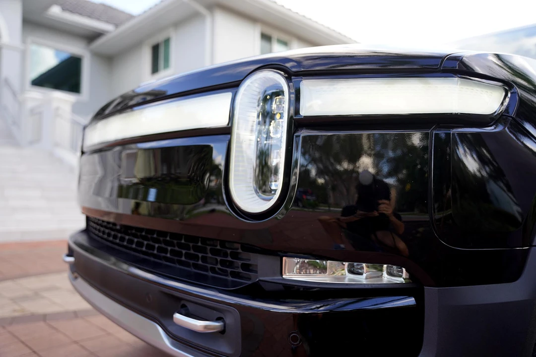 2023 Rivian R1S - Image 23 of 31