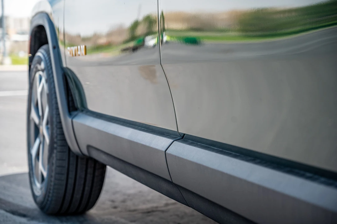 2023 Rivian R1S - Image 22 of 31