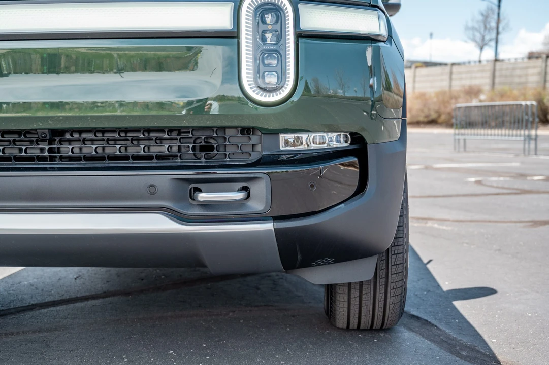2023 Rivian R1S - Image 13 of 31