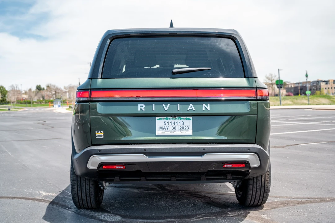 2023 Rivian R1S - Image 5 of 31
