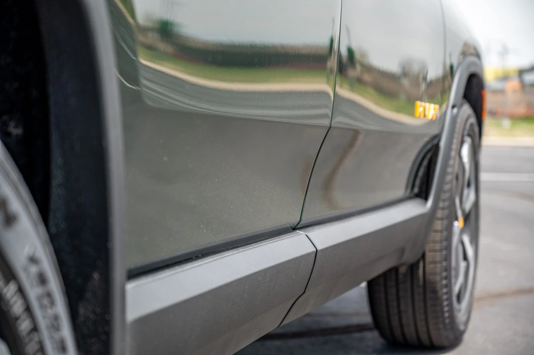 2023 Rivian R1S - Image 23 of 31