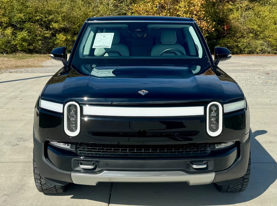 2023 Rivian R1S - Image 6 of 12