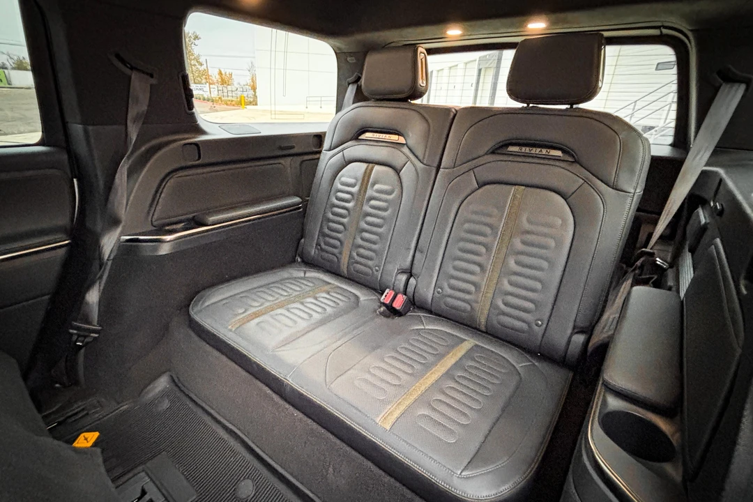2023 Rivian R1S - Image 31 of 31