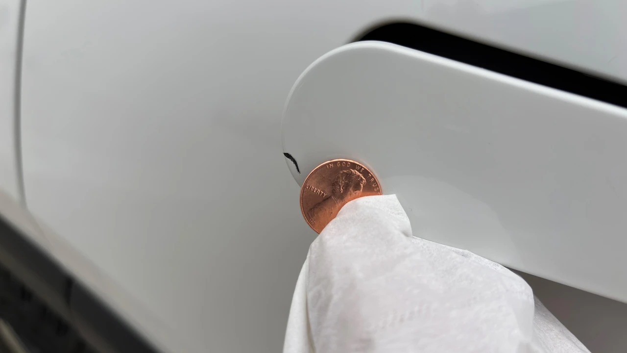2023 Rivian R1S - Image 19 of 31