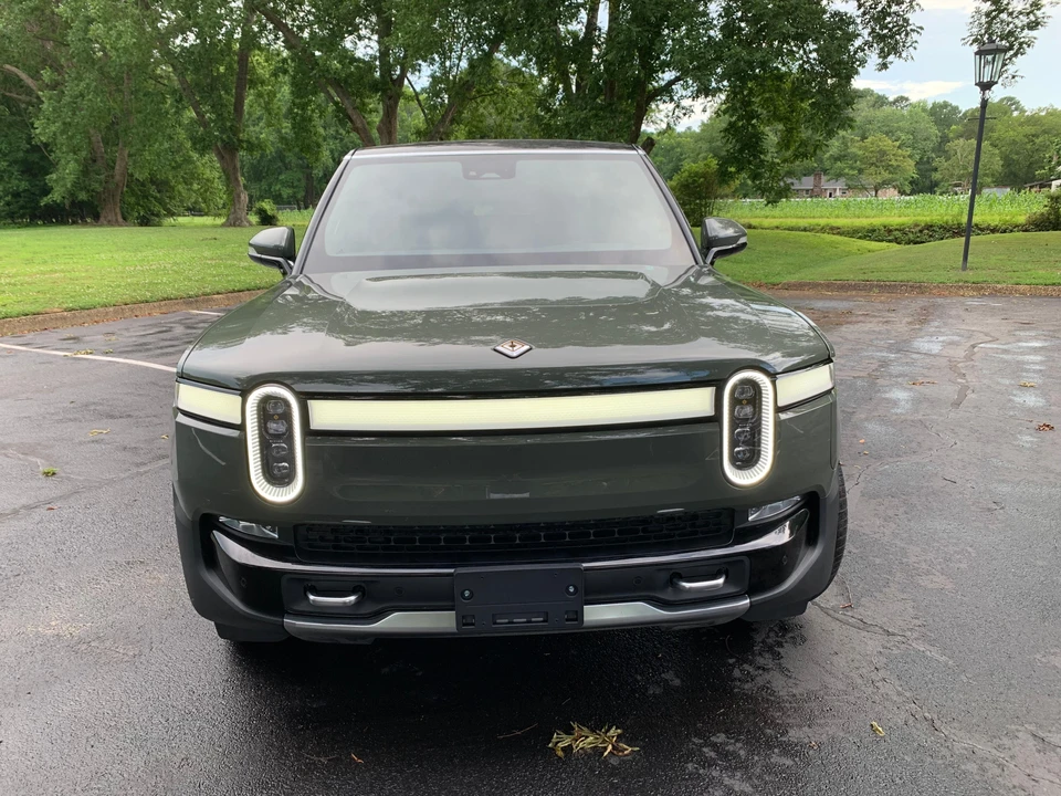 2023 Rivian R1S - Image 7 of 31