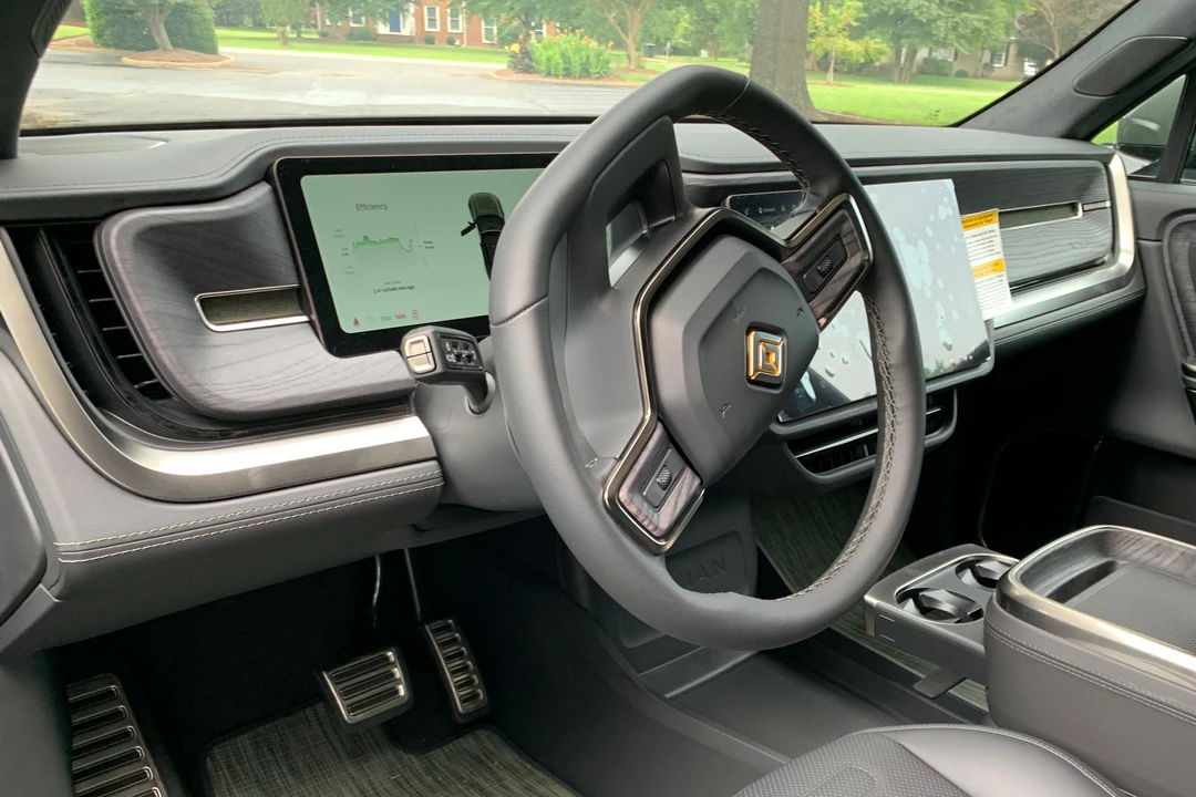 2023 Rivian R1S - Image 31 of 31