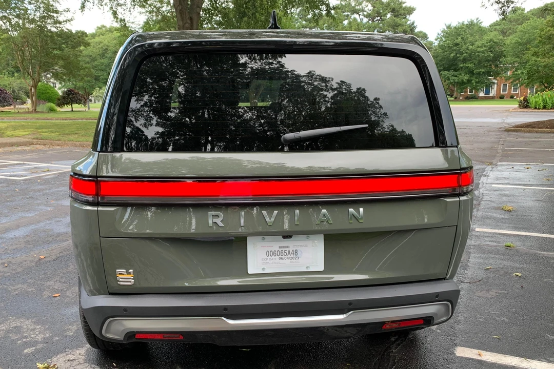 2023 Rivian R1S - Image 5 of 31