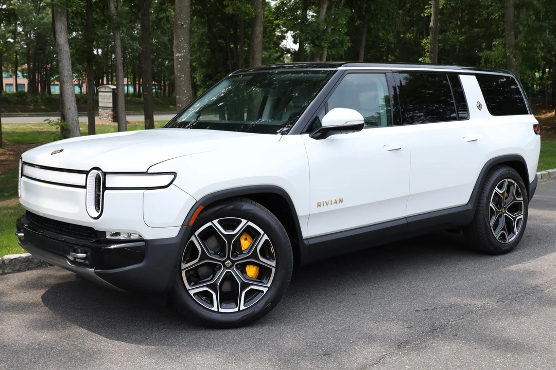 2023 Rivian R1S - Image 6 of 31
