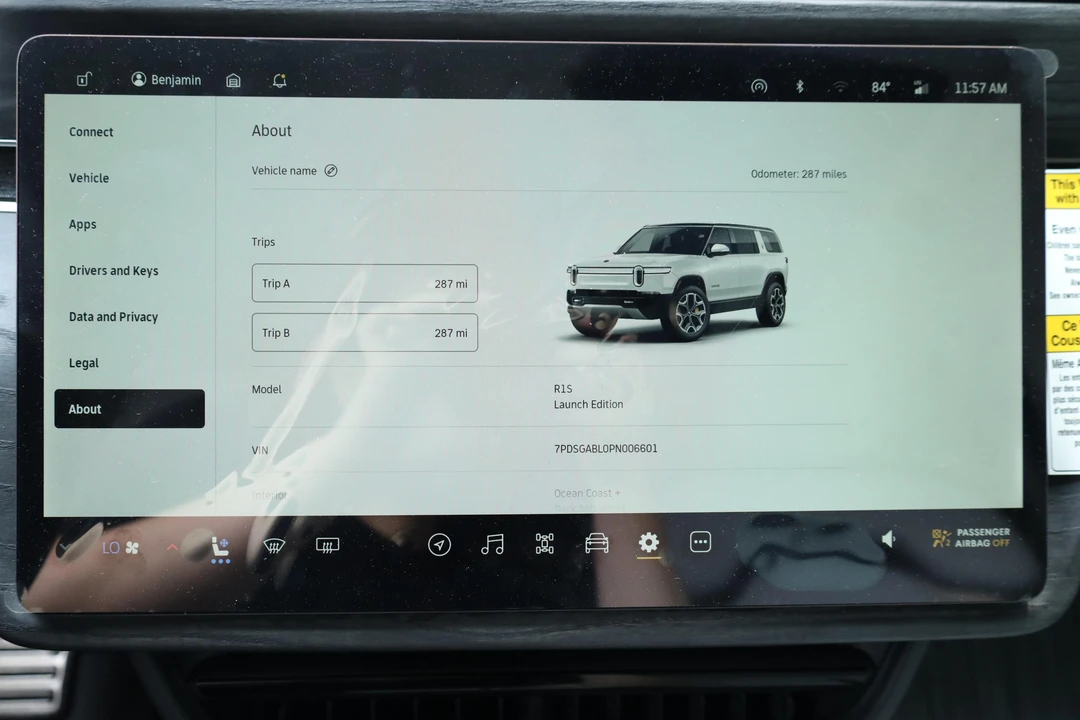 2023 Rivian R1S - Image 24 of 31