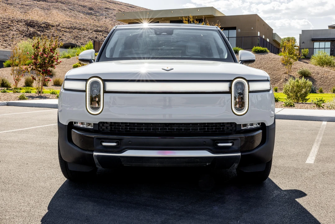 2023 Rivian R1S - Image 6 of 31