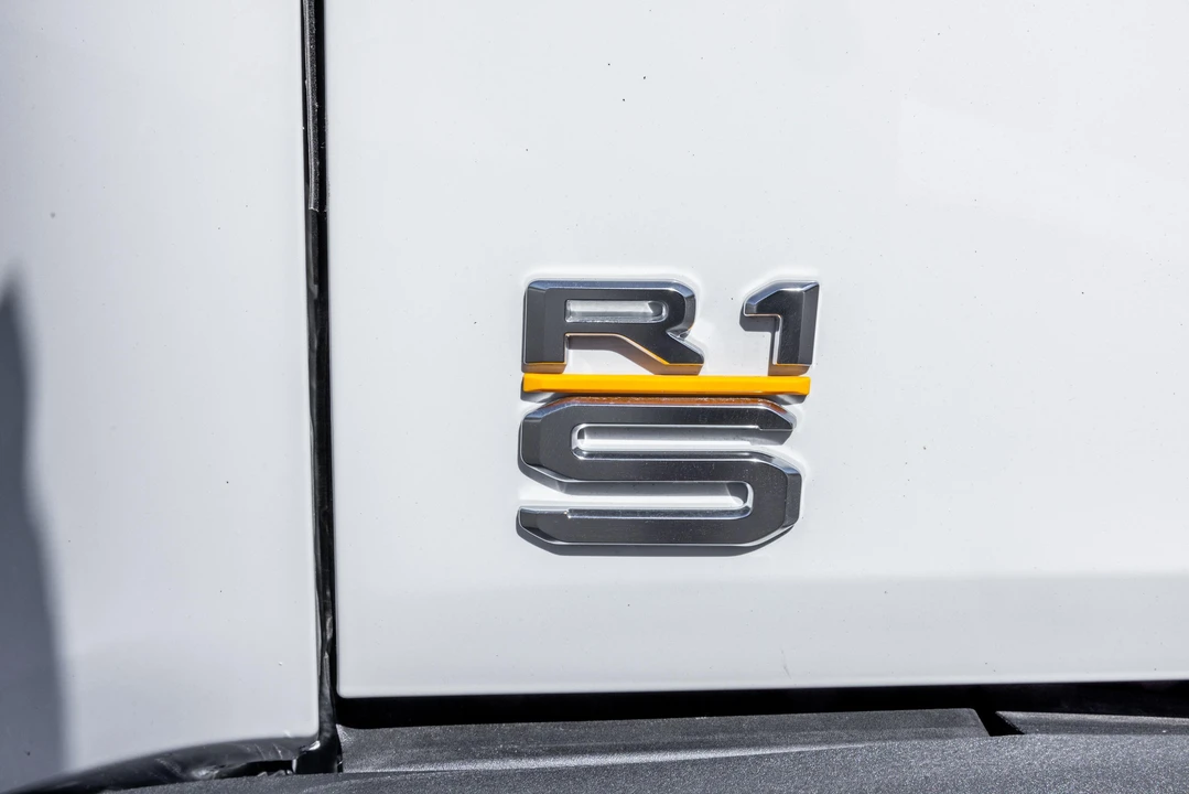 2023 Rivian R1S - Image 19 of 31