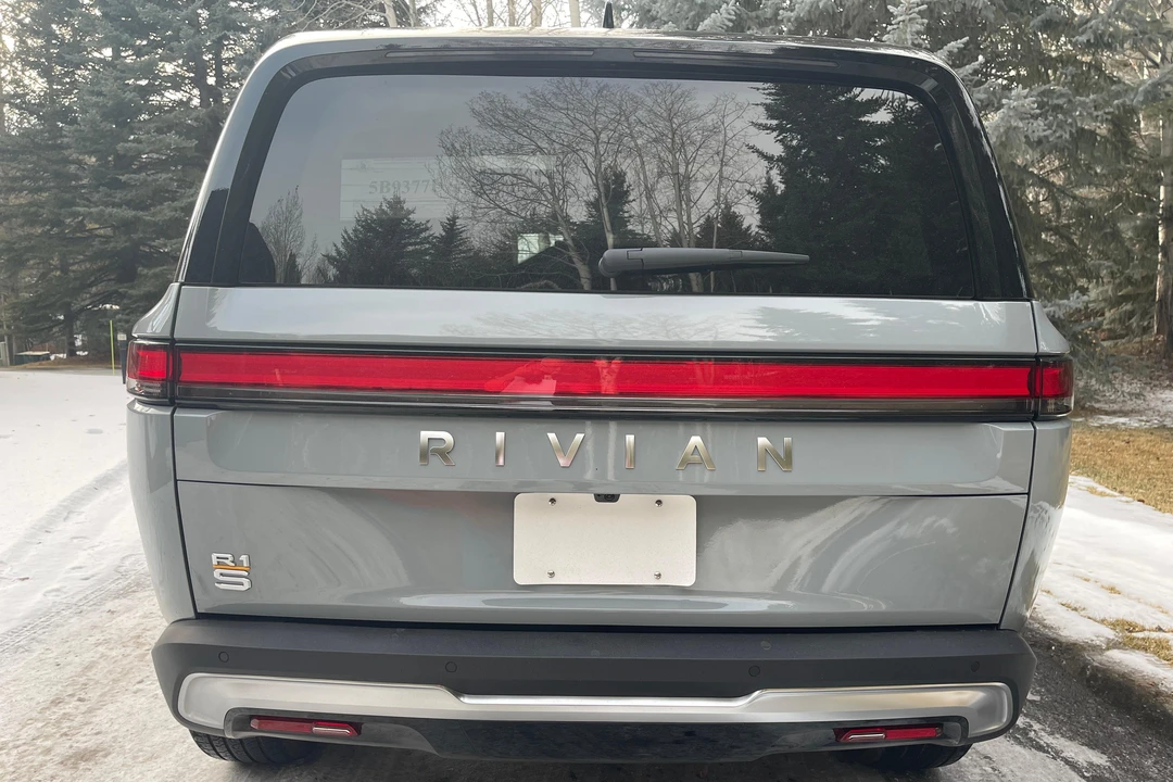 2023 Rivian R1S - Image 5 of 31
