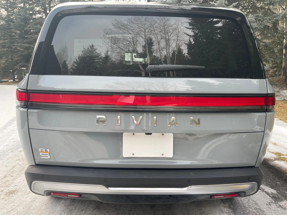 2023 Rivian R1S - Image 20 of 31