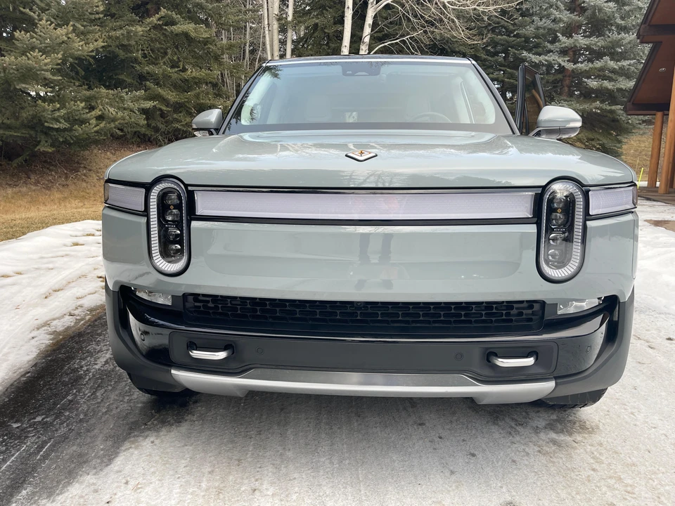 2023 Rivian R1S - Image 7 of 31