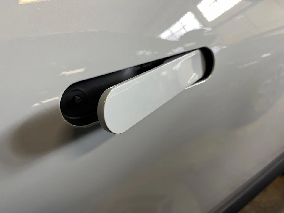 2023 Rivian R1S - Image 27 of 31
