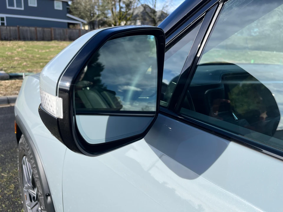 2023 Rivian R1S - Image 21 of 31