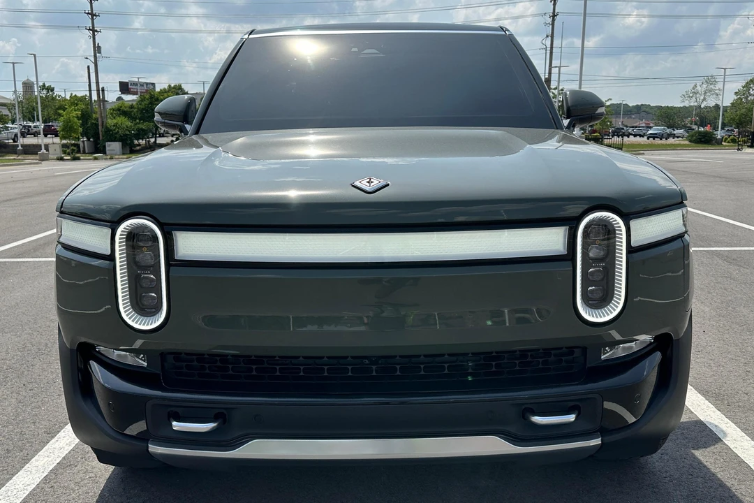 2023 Rivian R1S - Image 2 of 31