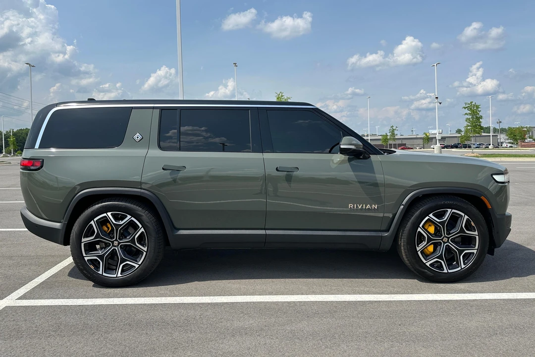 2023 Rivian R1S - Image 3 of 31