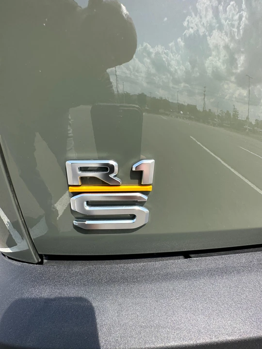2023 Rivian R1S - Image 19 of 31