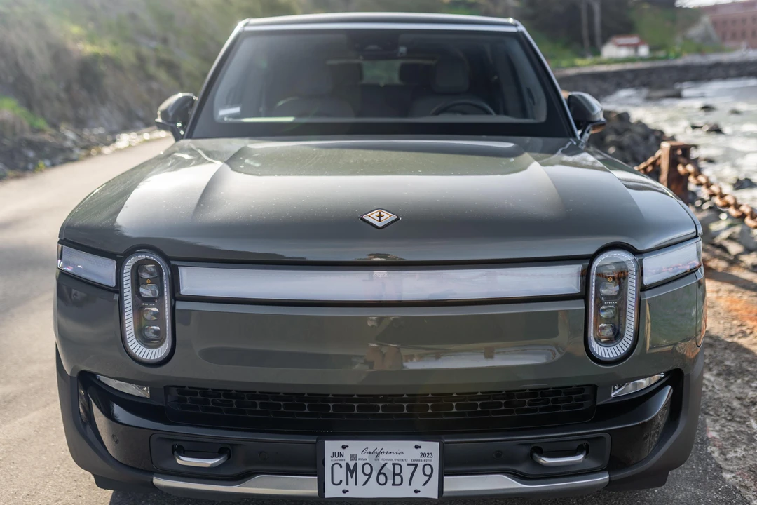 2023 Rivian R1S - Image 6 of 31