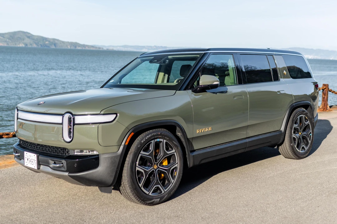 2023 Rivian R1S - Image 3 of 31