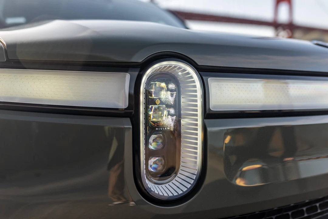 2023 Rivian R1S - Image 20 of 31