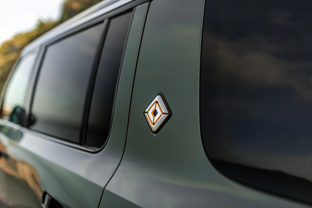2023 Rivian R1S - Image 29 of 31