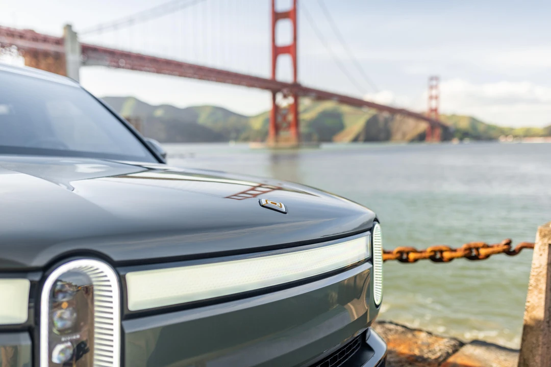2023 Rivian R1S - Image 21 of 31