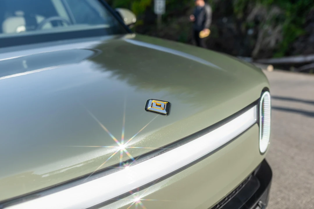 2023 Rivian R1S - Image 22 of 31