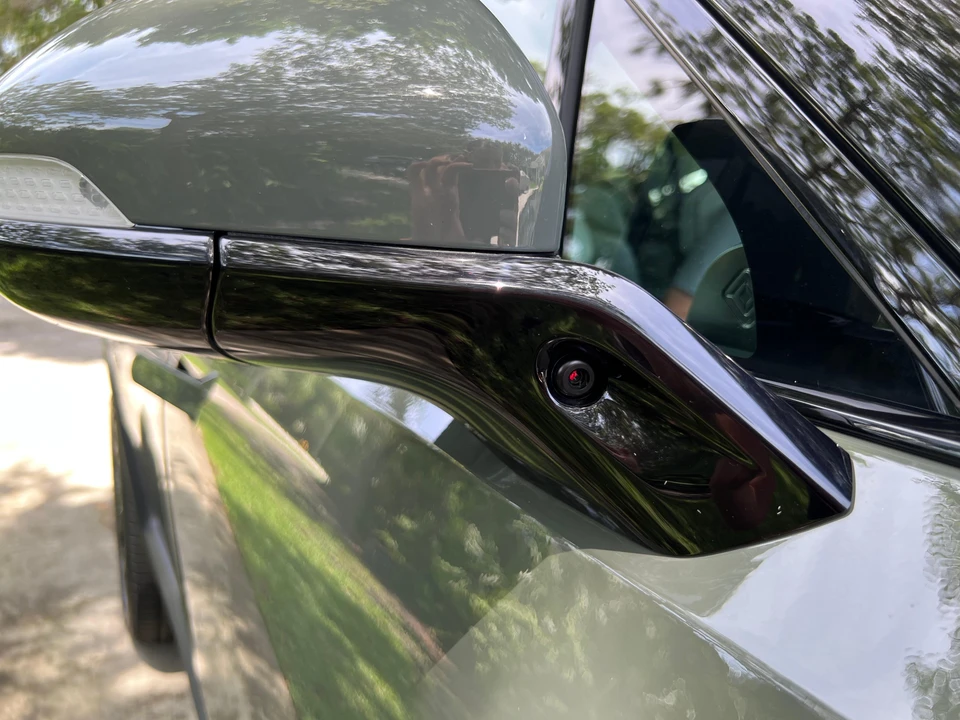 2023 Rivian R1S - Image 31 of 31