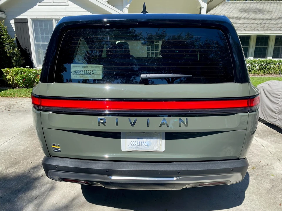 2023 Rivian R1S - Image 11 of 31