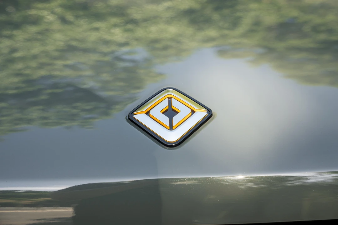2023 Rivian R1S - Image 11 of 31