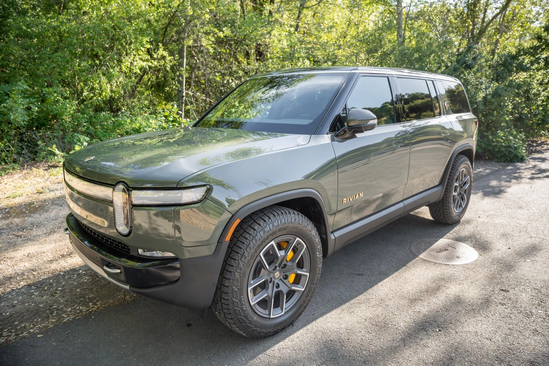 2023 Rivian R1S - Image 6 of 31