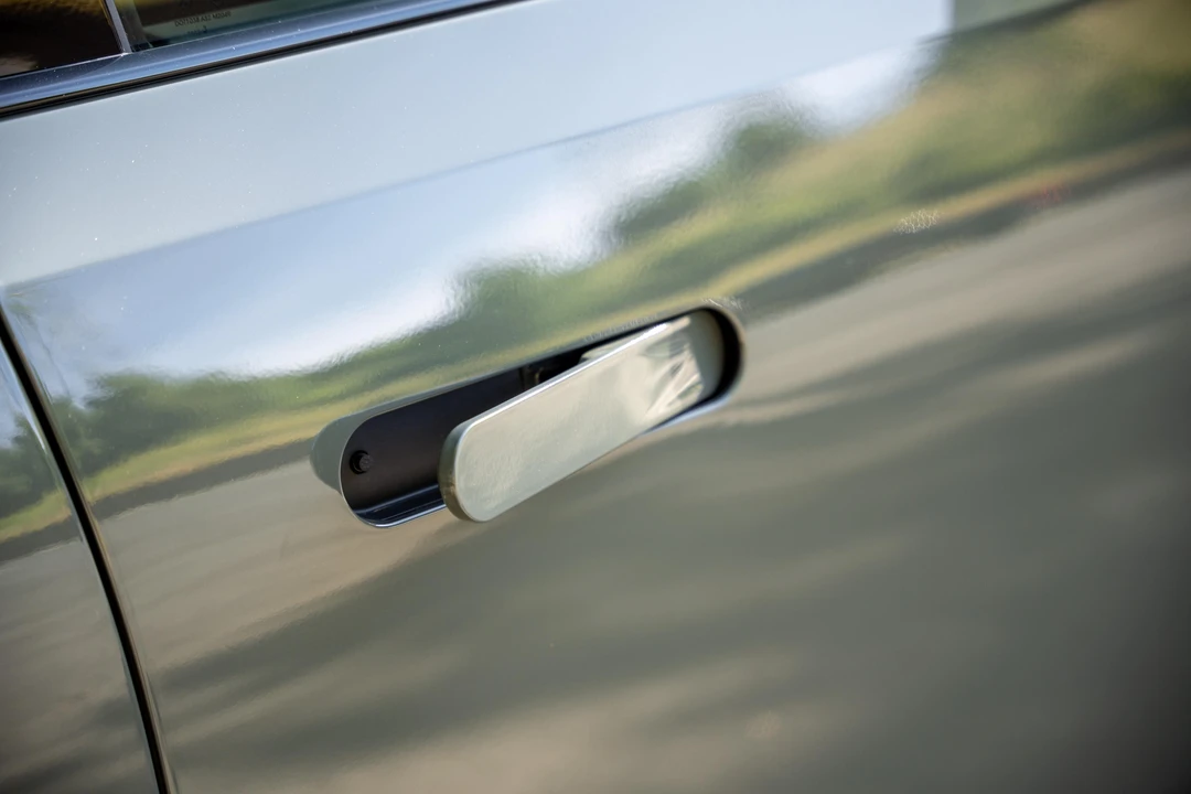 2023 Rivian R1S - Image 26 of 31