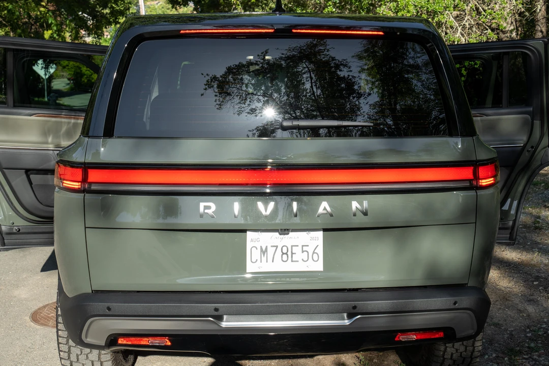 2023 Rivian R1S - Image 20 of 31