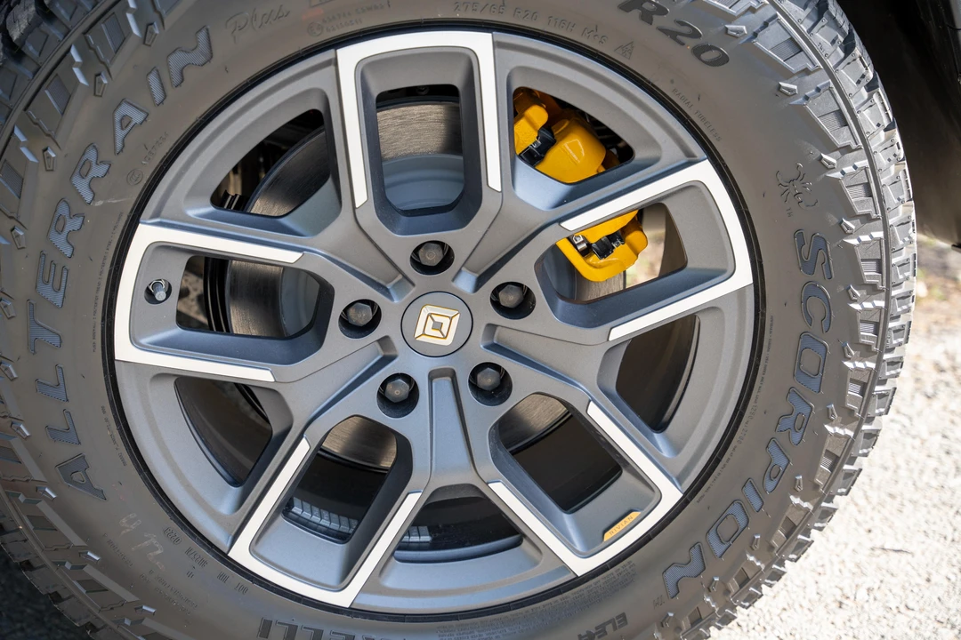 2023 Rivian R1S - Image 31 of 31