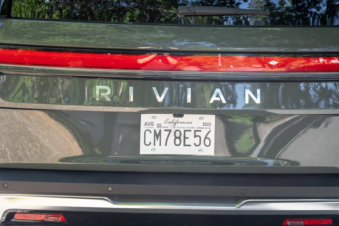 2023 Rivian R1S - Image 21 of 31