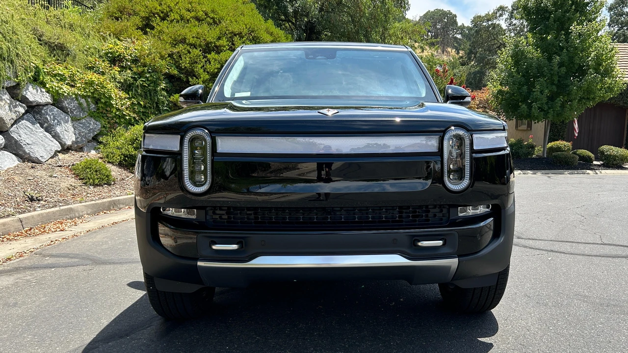 2023 Rivian R1S - Image 6 of 31