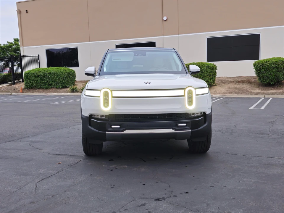 2023 Rivian R1S - Image 6 of 31