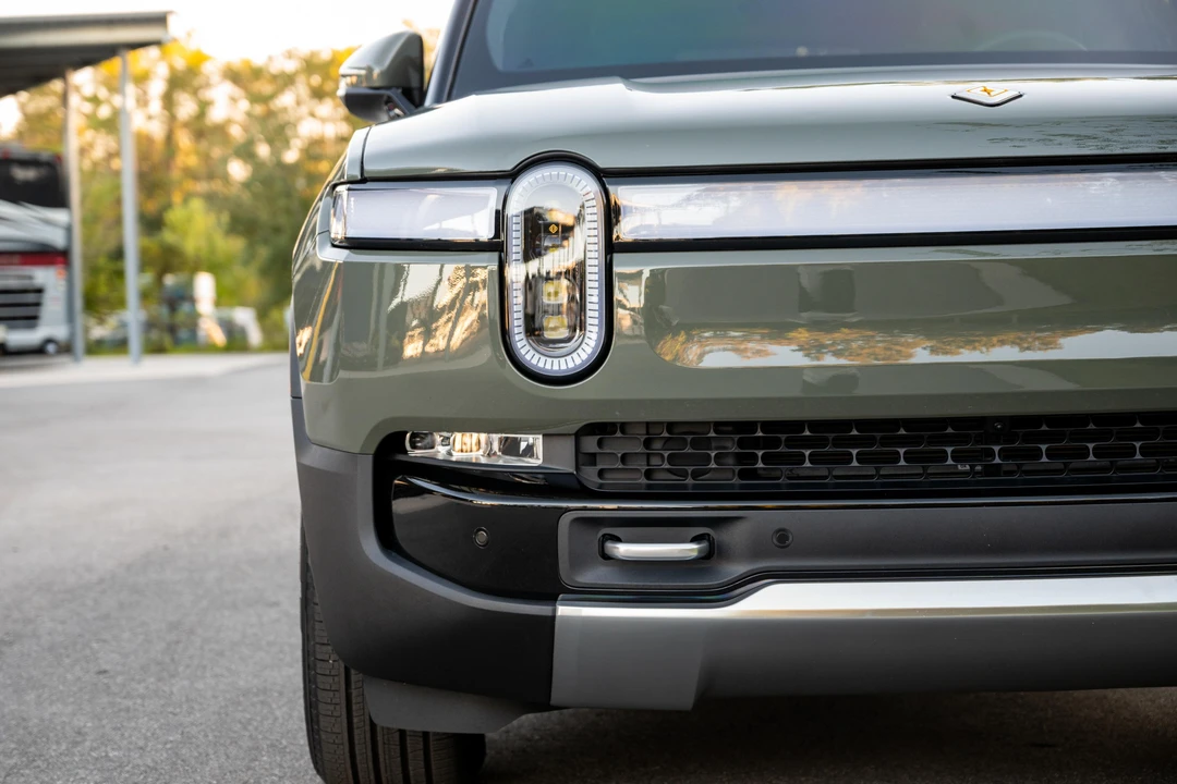 2023 Rivian R1S - Image 13 of 31