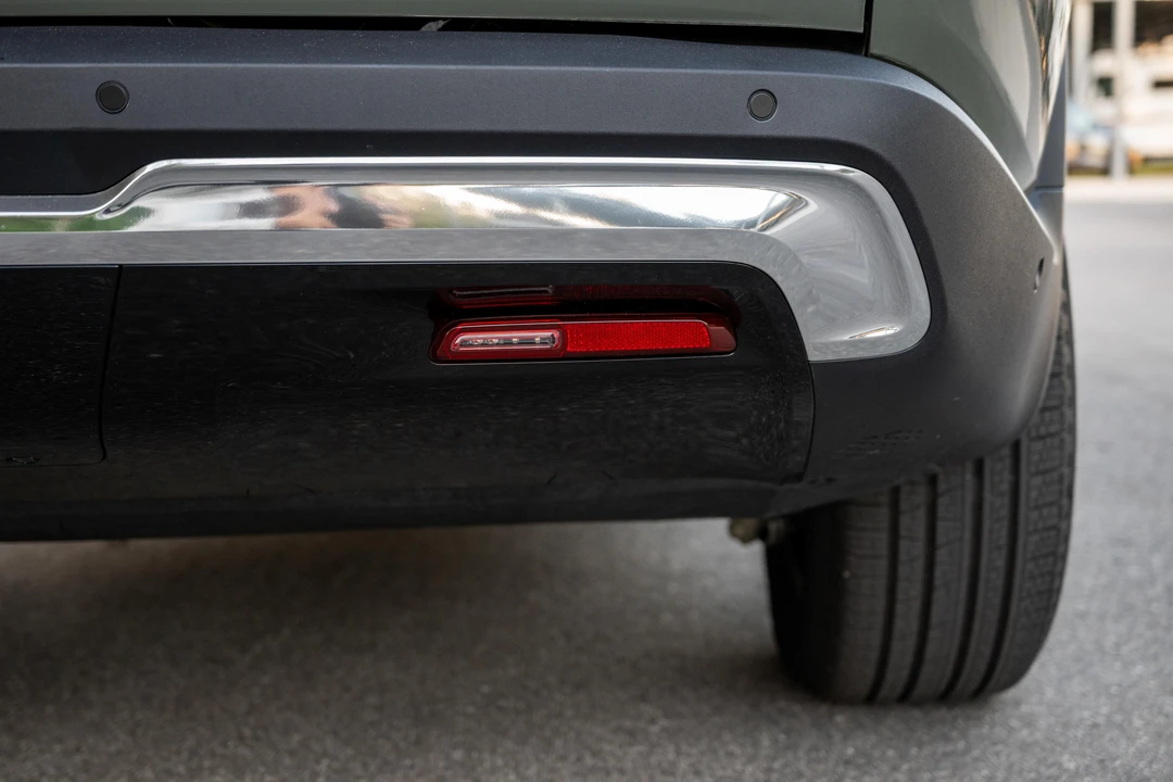 2023 Rivian R1S - Image 30 of 31