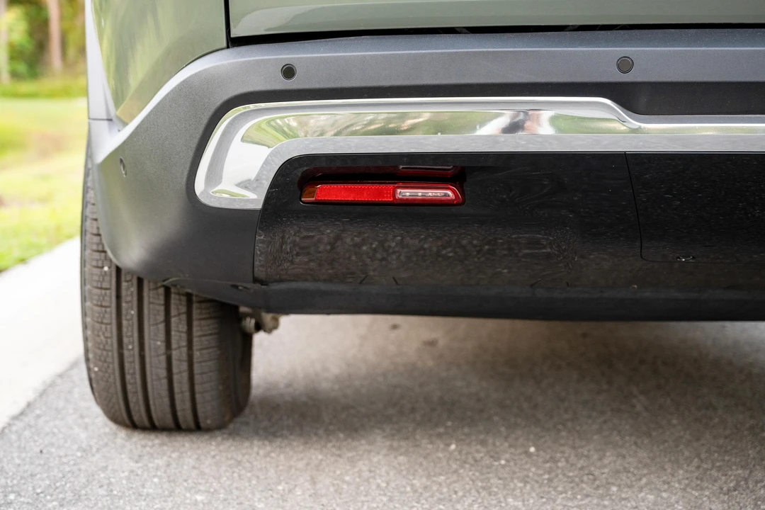 2023 Rivian R1S - Image 27 of 31