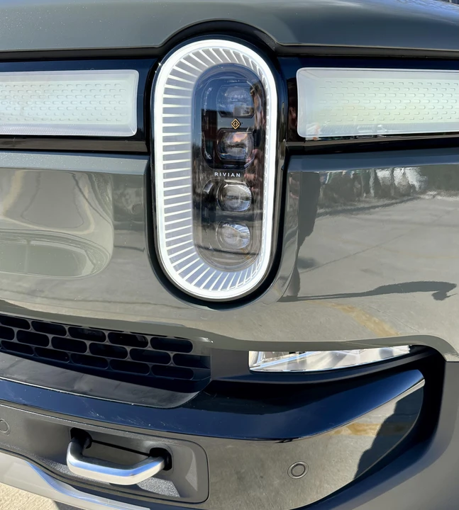 2023 Rivian R1S - Image 21 of 31