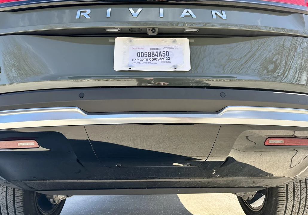2023 Rivian R1S - Image 30 of 31