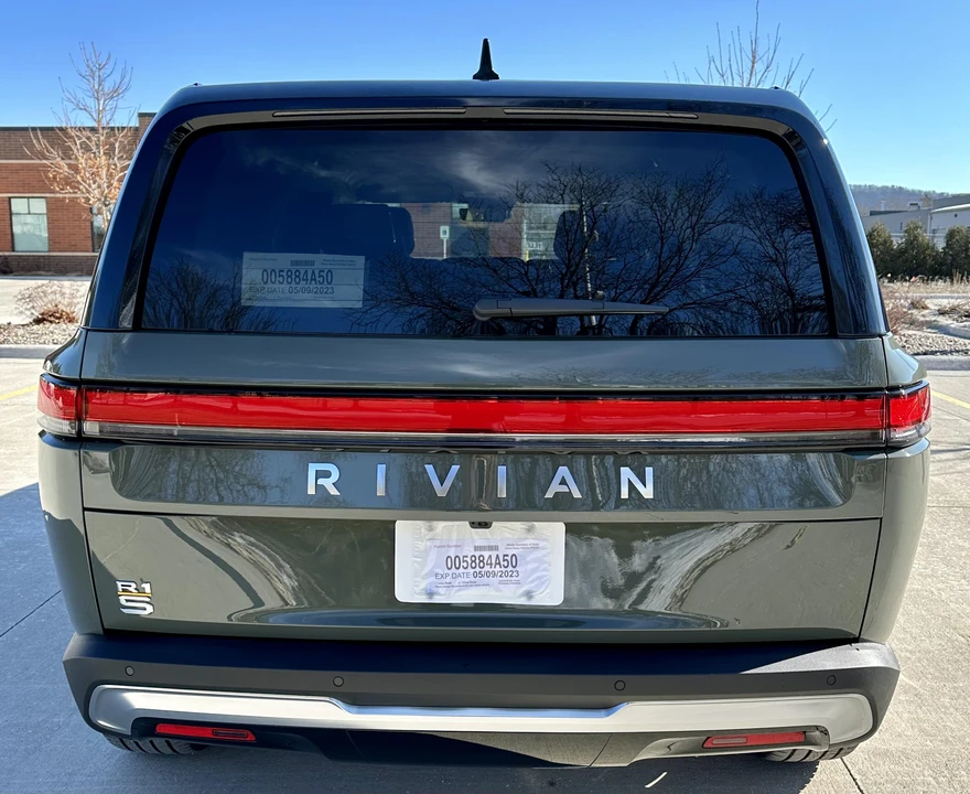 2023 Rivian R1S - Image 13 of 31