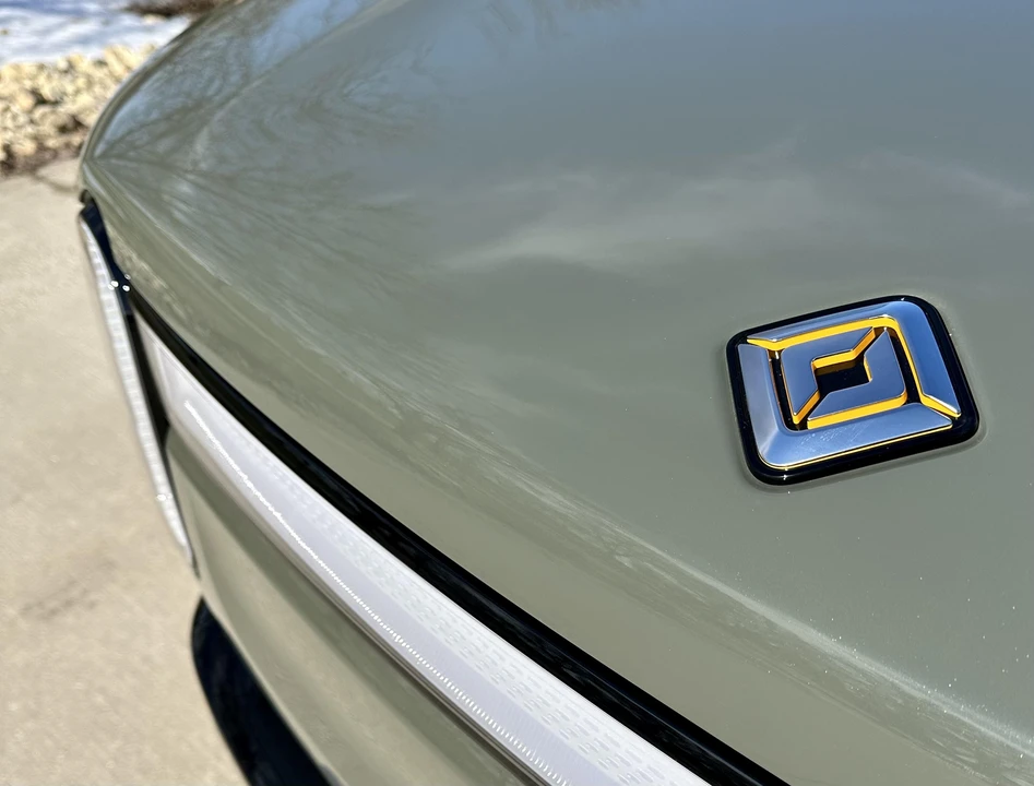 2023 Rivian R1S - Image 20 of 31