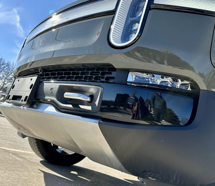 2023 Rivian R1S - Image 22 of 31