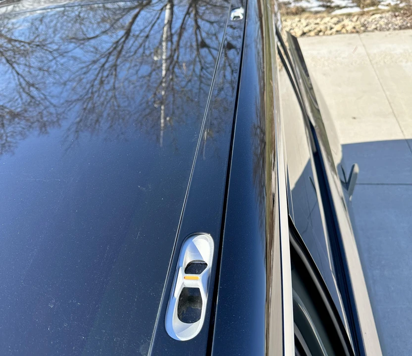 2023 Rivian R1S - Image 25 of 31